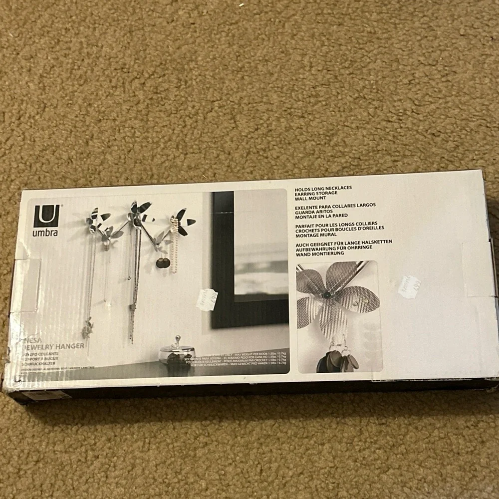 New In Box Umbra Nesa Jewelry Hanger Metal Flowers Wall Hanger Organizer
